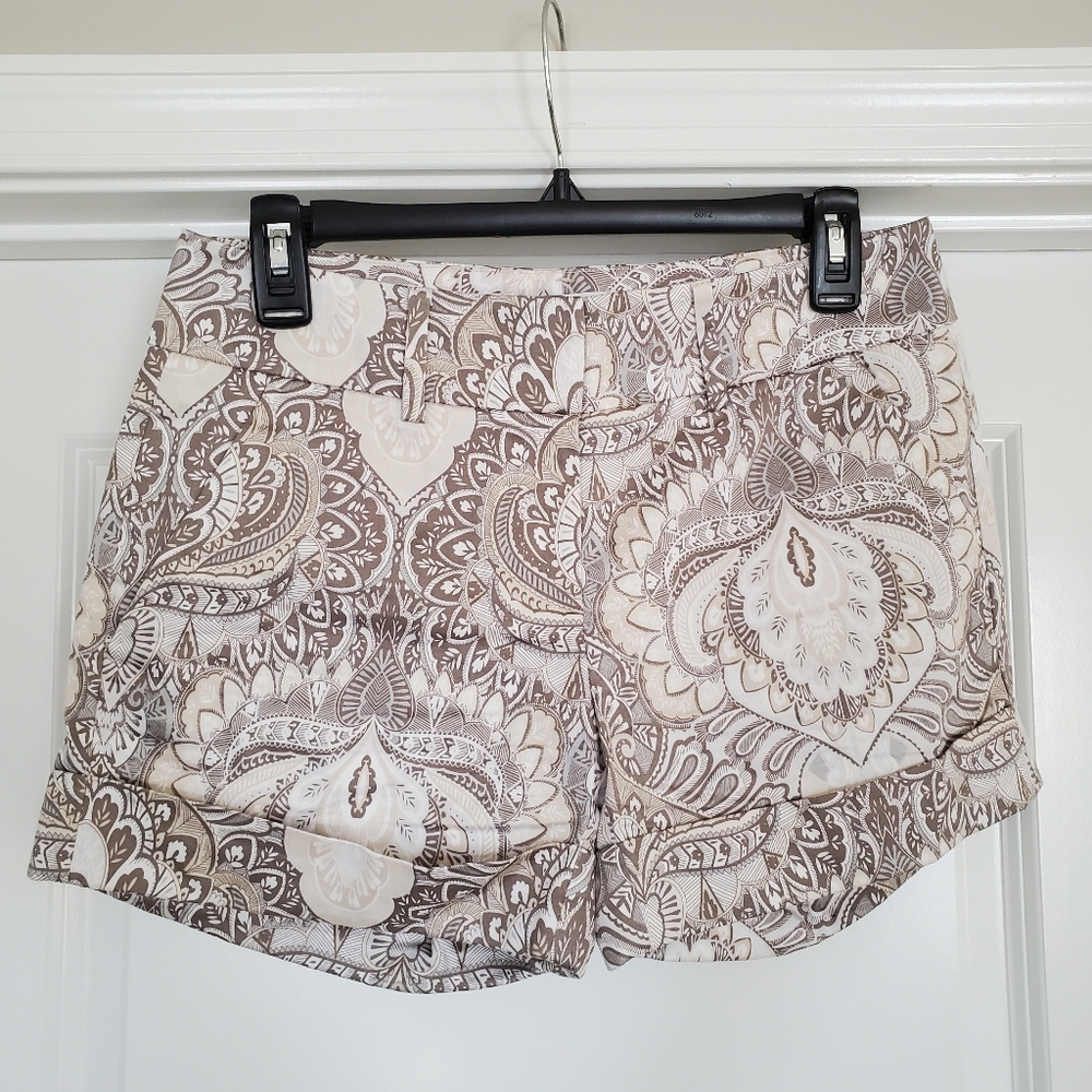 3 pairs of patterned shorts in a size 2!!